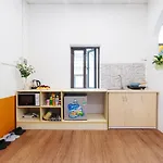 Economy & Premium With Large Groups, Central Location